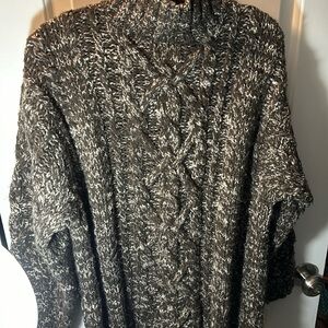 DKNY CLASSIC WOOL CABLE KNIT